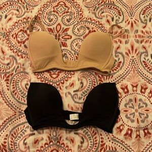 2 BRAS: 1 strapless and 1 strapped bras (all 34D)
